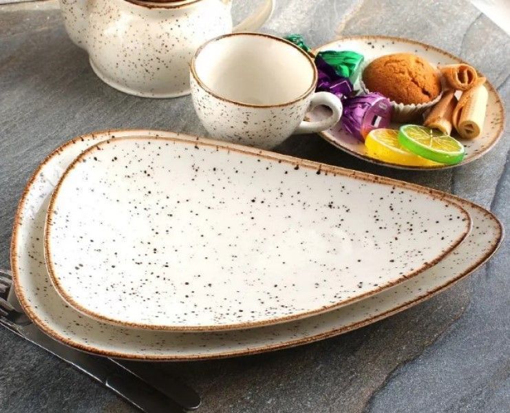 Set of plates K&uuml;tahya Porselen Atlantis 27x17 cm 6 small pieces. K&uuml;tahya PorselenCR3327 photo