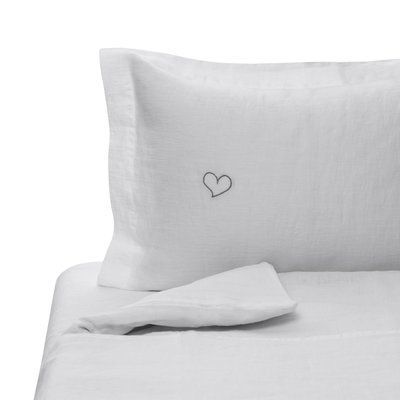 Hand-embroidered coverlet "Baby World" QUAGLIOTTI_05165314-001 photo