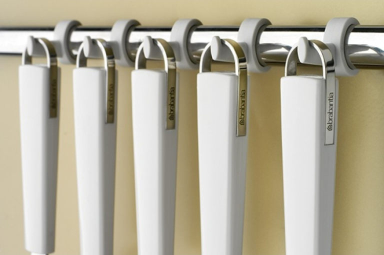 Garlic press Brabantia Essential 18.8 cm white. Brabantia400667 photo