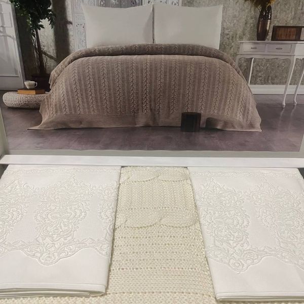 Diamond Fiore Throw and Pillowcase Set, Cream, 220x240 cm, Euro Maxi, 50x70 cm diamond-fiore-krem photo