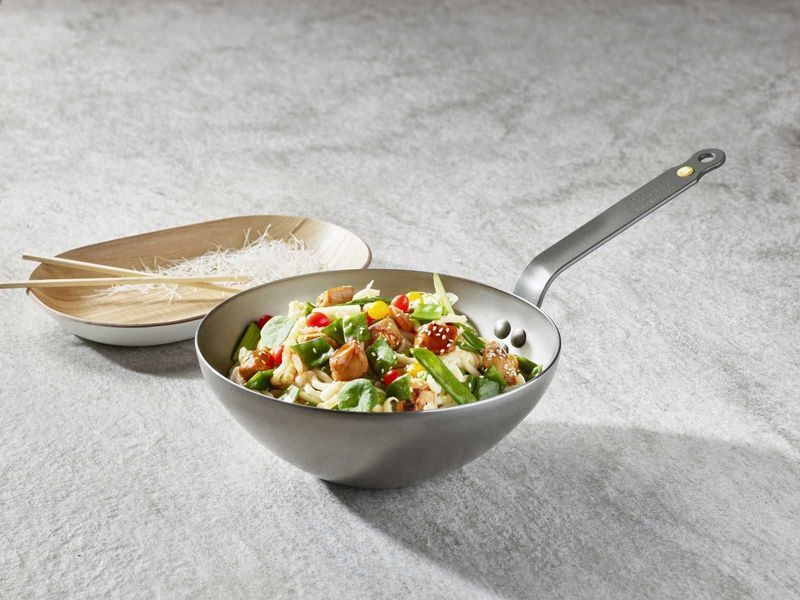 De Buyer Mineral B Element 28 cm Wok Pan De Buyer5618.28 photo