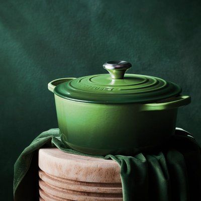 Le Creuset Evolution 2.4L pot with green lid Le Creuset21177204082430 photo