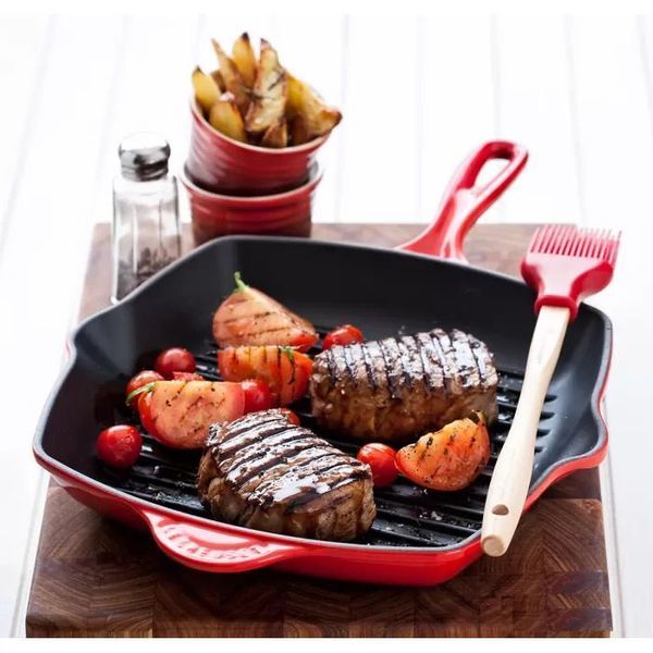 Le Creuset Cerise 26 cm cast iron square red grill pan. Le Creuset20183260600422 photo