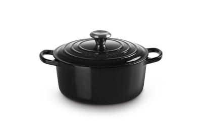 Le Creuset Signature 3.3L Saucepan with Lid, black. Le Creuset21177221402430 photo