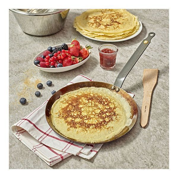 De Buyer Mineral B Element 26 cm Pancake Pan with spatula and brush. De Buyer5615.01 photo