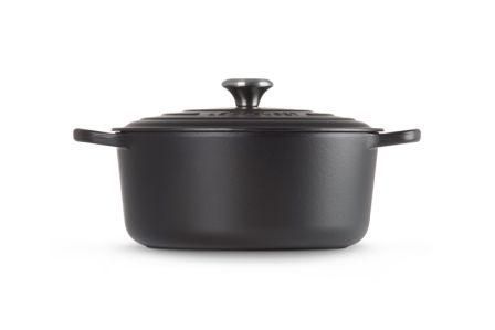 Le Creuset Signature 6.7L matte black pot with lid. Le Creuset21177280002430 photo