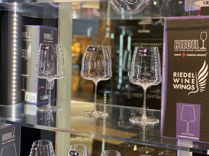 A set of 2 wine glasses, 742 ml each, for Riedel Restaurant Winewings Sauvignon Blanc. Riedel0123/33 photo