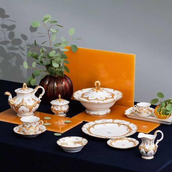Пиала "B-Form Strewn flowers gold" MEISSEN_010179-15411-1 фото