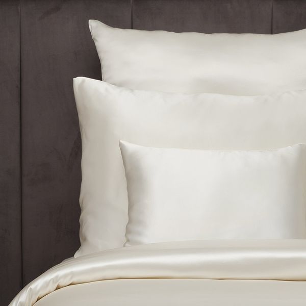Pillow "Hollow Polyfiber Fill" CATHERINE_DENOUAL_Hollow polyfiber fill 45x45 White photo