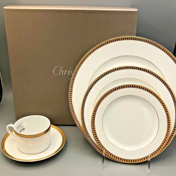 Malmaison Gold tea cup and saucer. CHRISTOFLE_7646520 photo