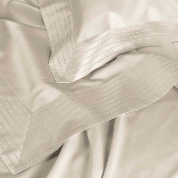 Pillowcase with Jacquard Piping and Border "Shine" QUAGLIOTTI_01150018-200 photo
